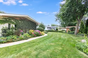 642 Country Ln, Beecher, IL 60401 - Photo 6