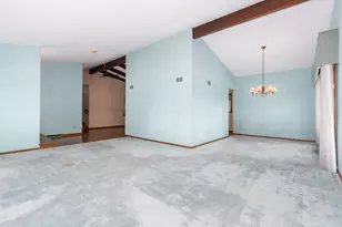642 Country Ln, Beecher, IL 60401 - Photo 8