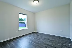 1410 Thomas Dr, Woodstock, IL 60098 - Photo 14