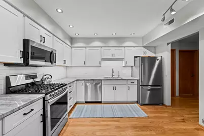 5360 N Lowell Avenue #511, Chicago, IL 60630 - Photo 4