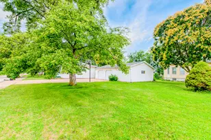 608 E Grant St, Streator, IL 61364 - Photo 8