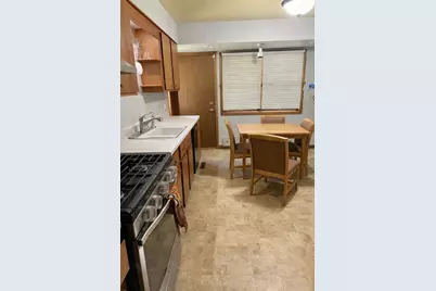 2107 Ohio Parkway, Rockford, IL 61108 - Photo 6