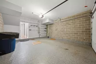 935 W College Pkwy, Chicago, IL 60608 - Photo 28