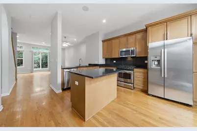 935 W College Parkway, Chicago, IL 60608 - Photo 14