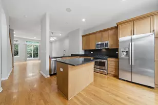 935 W College Pkwy, Chicago, IL 60608 - Photo 14