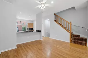 935 W College Pkwy, Chicago, IL 60608 - Photo 10