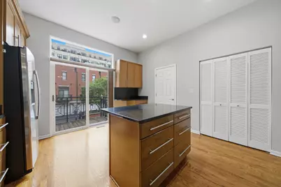 935 W College Parkway, Chicago, IL 60608 - Photo 16