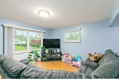 140 Skyline Drive, Carpentersville, IL 60110 - Photo 4