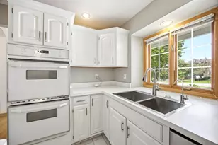 11497 Ridgecrest Dr, Roscoe, IL 61073 - Photo 8