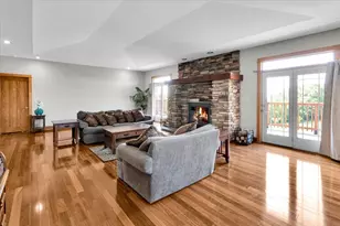 10952 Tanglewood Trails Dr, Yorkville, IL 60560 - Photo 2