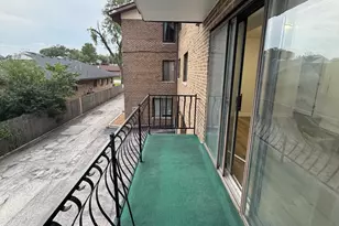 9051 S Roberts Rd, Hickory Hills, IL 60457 - Photo 14