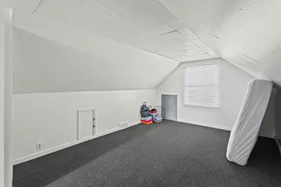 8340 S Yates Boulevard, Chicago, IL 60617 - Photo 16