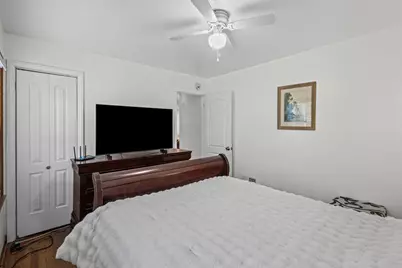 8340 S Yates Boulevard, Chicago, IL 60617 - Photo 10