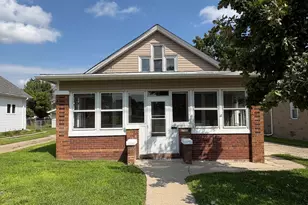 1423 Pulaski St, Peru, IL 61354 - Photo 1