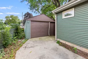 6319 Park Ridge Rd, Loves Park, IL 61111 - Photo 16
