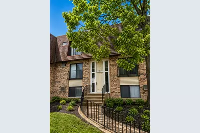 161 N Waters Edge Drive #301, Glendale Heights, IL 60139 - Photo 2