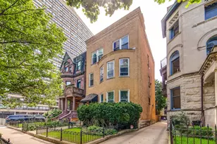 421 W Oakdale Ave, Chicago, IL 60657 - Photo 2