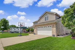 7716 Leclaire Ave, Burbank, IL 60459 - Photo 4