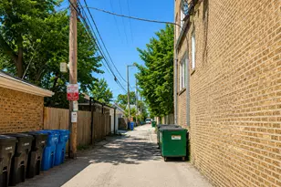 3206 W Berwyn Ave, Chicago, IL 60625 - Photo 18