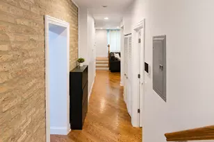 3206 W Berwyn Ave, Chicago, IL 60625 - Photo 12