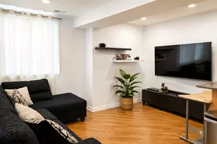 3206 W Berwyn Ave, Chicago, IL 60625 - Photo 4