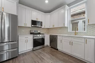 2042 W Coulter St, Chicago, IL 60608 - Photo 6