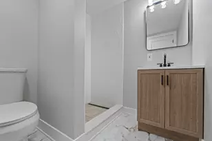 2042 W Coulter St, Chicago, IL 60608 - Photo 16