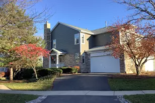 75 Woodview Dr, Glen Ellyn, IL 60137 - Photo 1