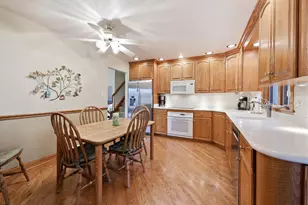 22W375 Walnut Ave, Medinah, IL 60157 - Photo 12