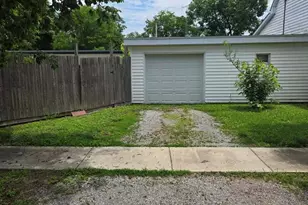 128 W Homer Ave, Harrisburg, IL 62946 - Photo 4