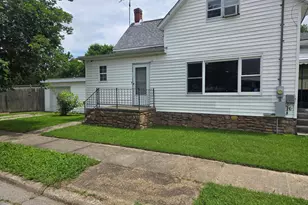 128 W Homer Ave, Harrisburg, IL 62946 - Photo 2