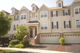 3383 Kentshire Cir, Aurora, IL 60504 - Photo 1