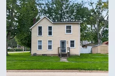 529 S Locust Street, Sycamore, IL 60178 - Photo 1