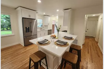 2237 9th Parkway, Waukegan, IL 60085 - Photo 6