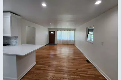 2237 9th Parkway, Waukegan, IL 60085 - Photo 8