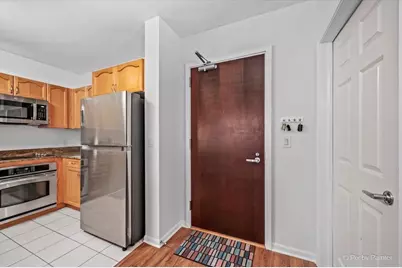 807 Davis Street #2103, Evanston, IL 60201 - Photo 8