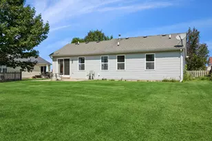 92 Prairiefield Ave, Cortland, IL 60112 - Photo 18