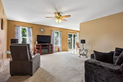 92 Prairiefield Avenue, Cortland, IL 60112 - Photo 2