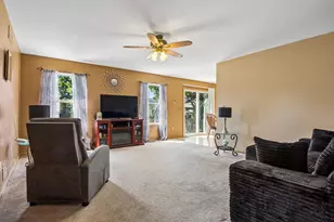 92 Prairiefield Ave, Cortland, IL 60112 - Photo 2