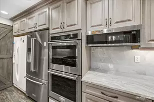 7N035 Smith St, South Elgin, IL 60177 - Photo 8