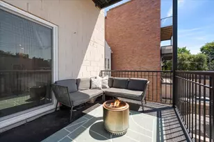 2117 W Belmont Ave, Chicago, IL 60618 - Photo 22