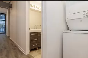 400 W Ontario St, Chicago, IL 60654 - Photo 8