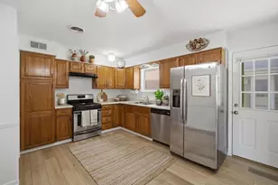905 Long Rd, Glenview, IL 60025 - Photo 8