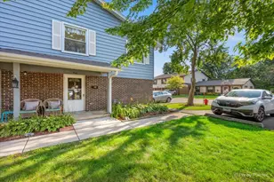 764 Gloucester Dr, Elk Grove Village, IL 60007 - Photo 2