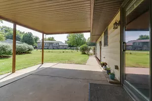1 Timberview Dr, Bloomington, IL 61701 - Photo 24