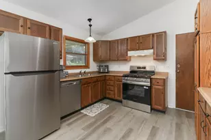 1 Timberview Dr, Bloomington, IL 61701 - Photo 4