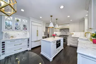 1010 Thunderbird Ln, Naperville, IL 60563 - Photo 6