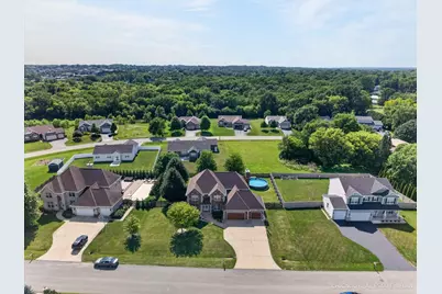 661 Hickman Lane, Woodstock, IL 60098 - Photo 32