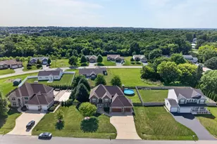 661 Hickman Ln, Woodstock, IL 60098 - Photo 32