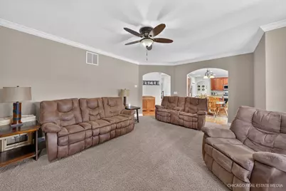 661 Hickman Lane, Woodstock, IL 60098 - Photo 8